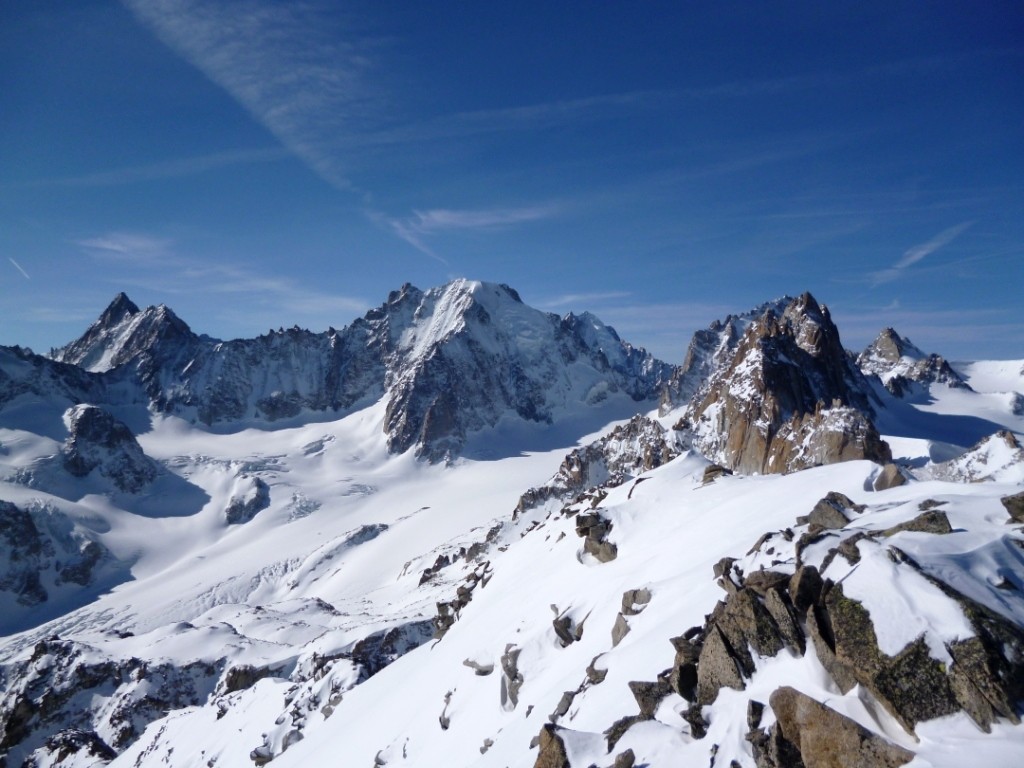 On a déjà vu plus de neige dans les faces !