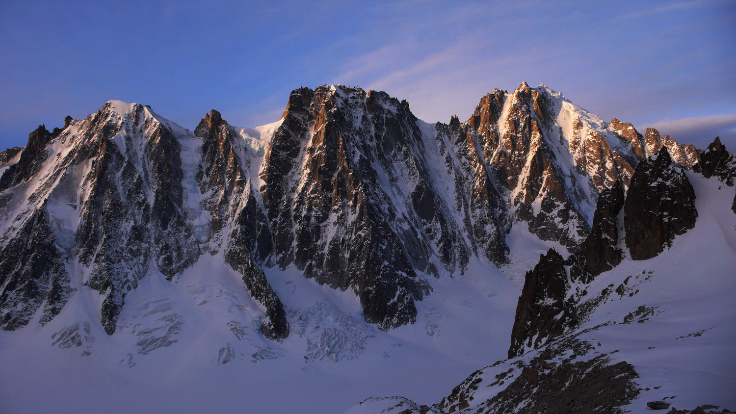 Lever de soleil sur les faces nord
