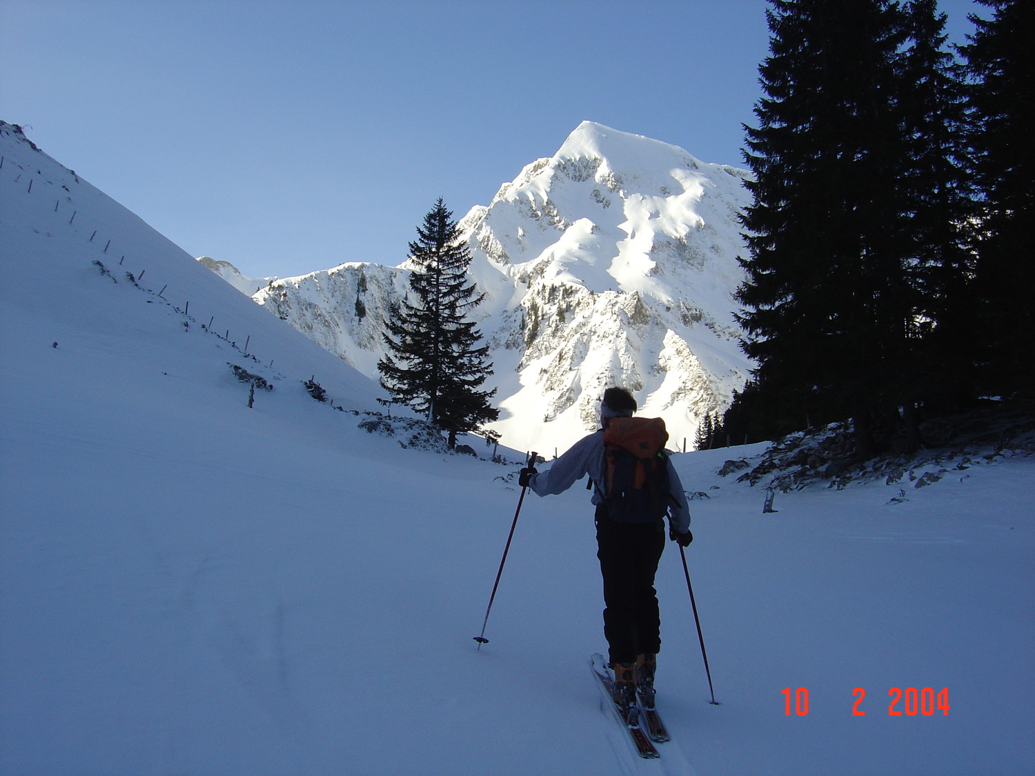 Widdergalm en toile de fond