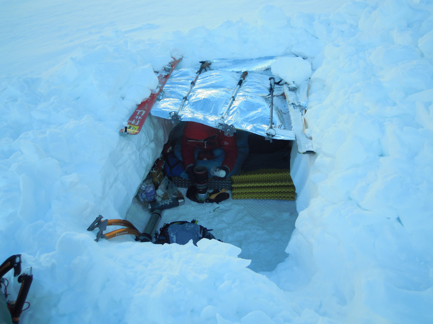 Le bivouac au pied de la face.