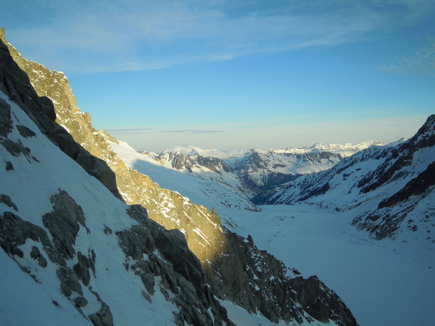 Depuis le bas de la voie.