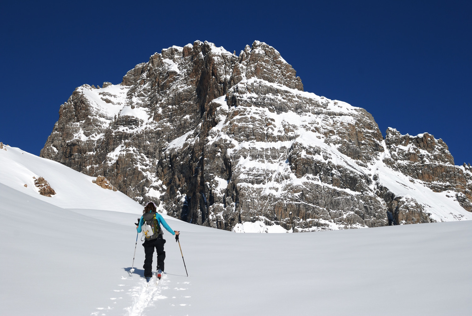 Arrivée à la Fuorcla da Tschitta (Grisons), au fond le Piz Ela (3339m)