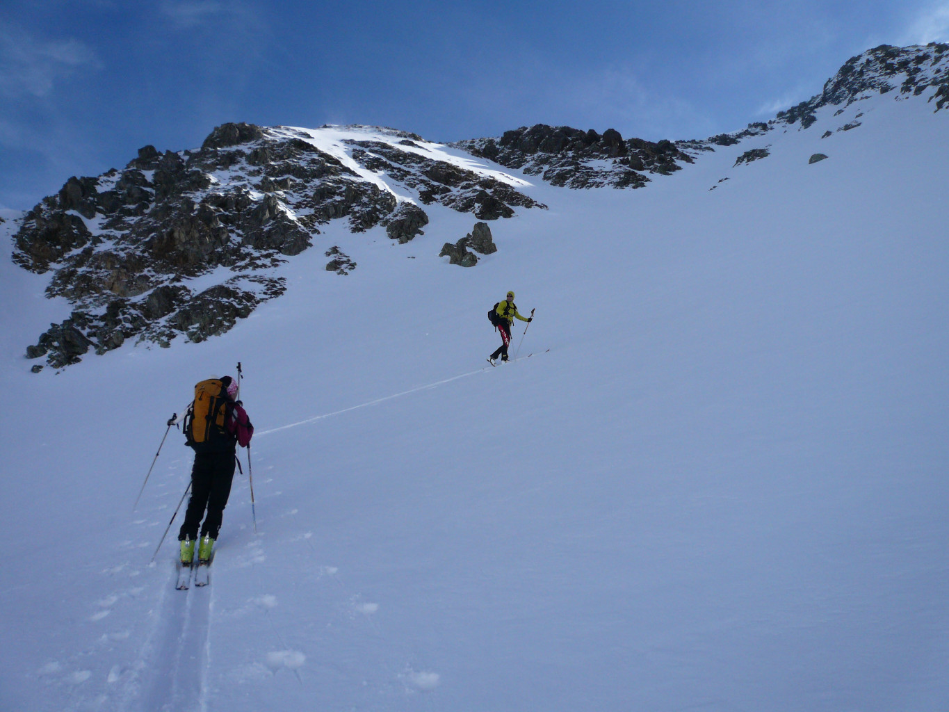 On s'échappe à gauche dans le versant NW du Vallorin.