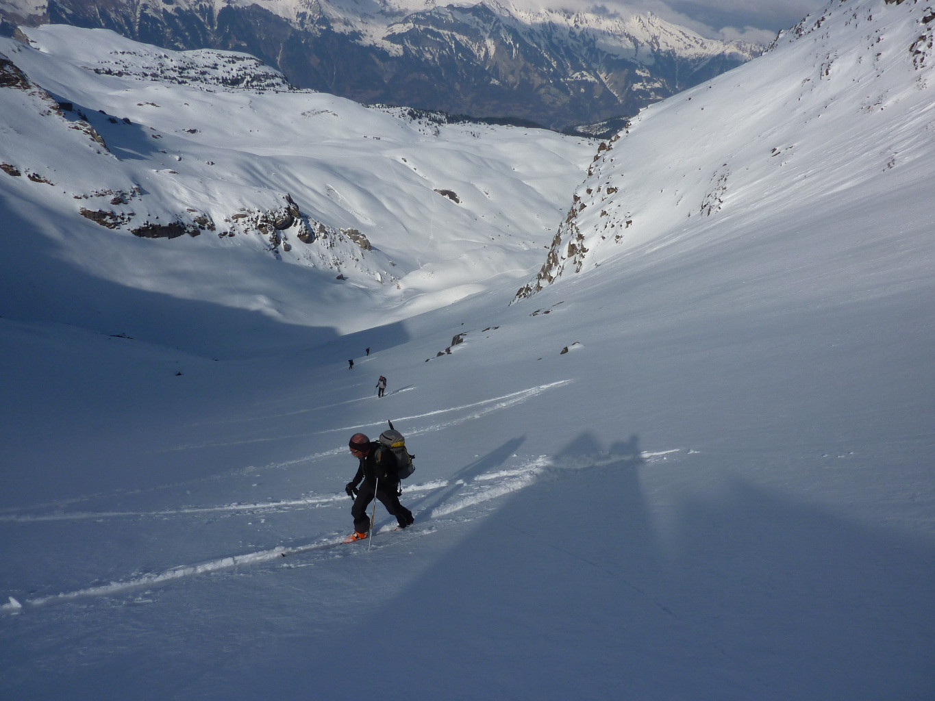 Risalendo il ripido canalone N del Faulhorn
