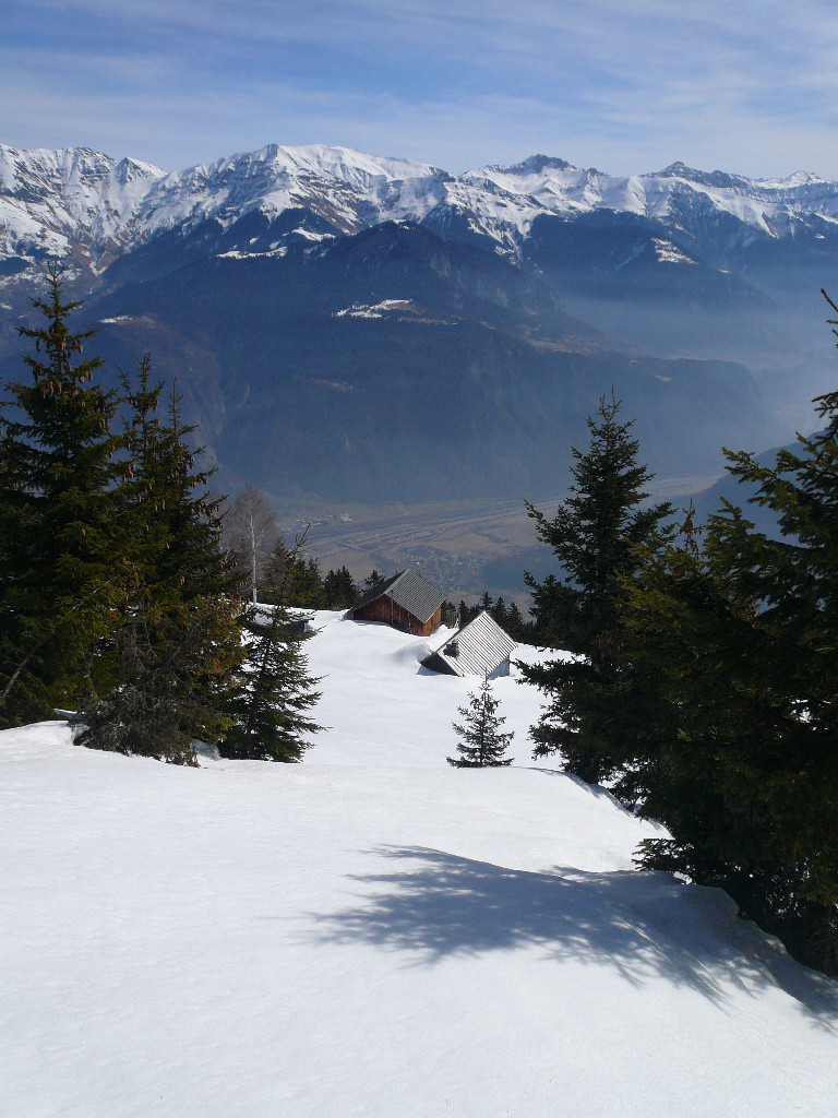 Le Pré: hameau de quelques chalets à 1730m.