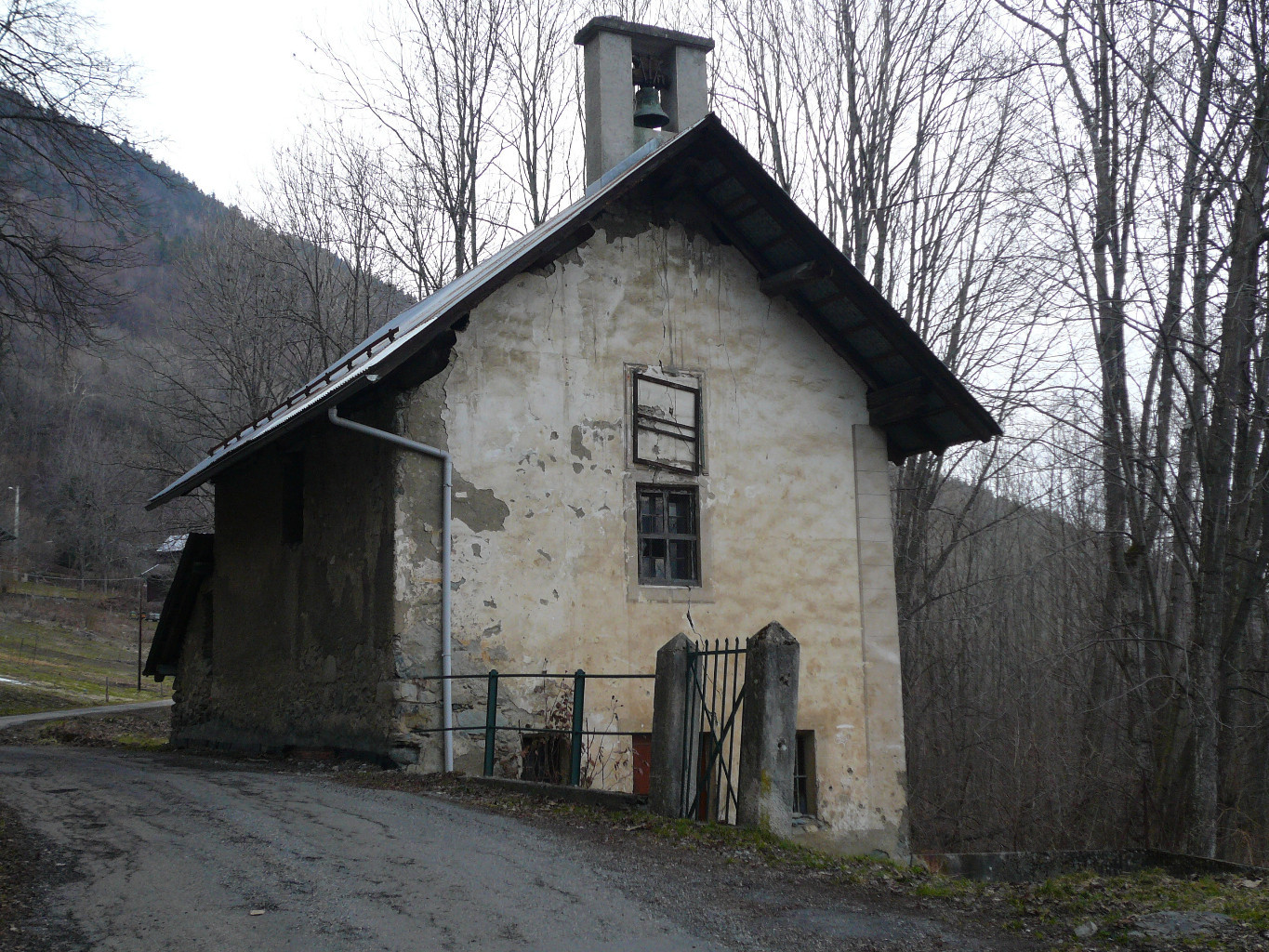 Ecole du Mollaret (1867-1960) sur la route de Servion.
