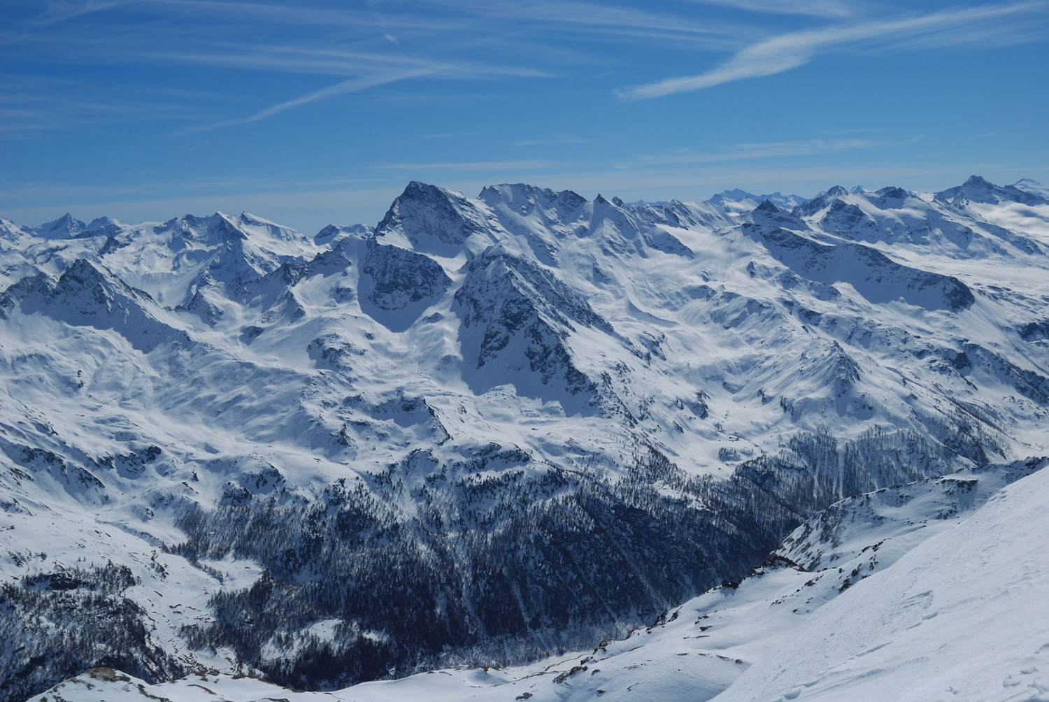 Le cime della sponda destra orografica della Valgrisenche vista dal Chateau Blanc 3408m