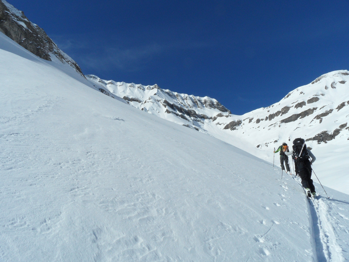 on entre dans le vallon d'accès