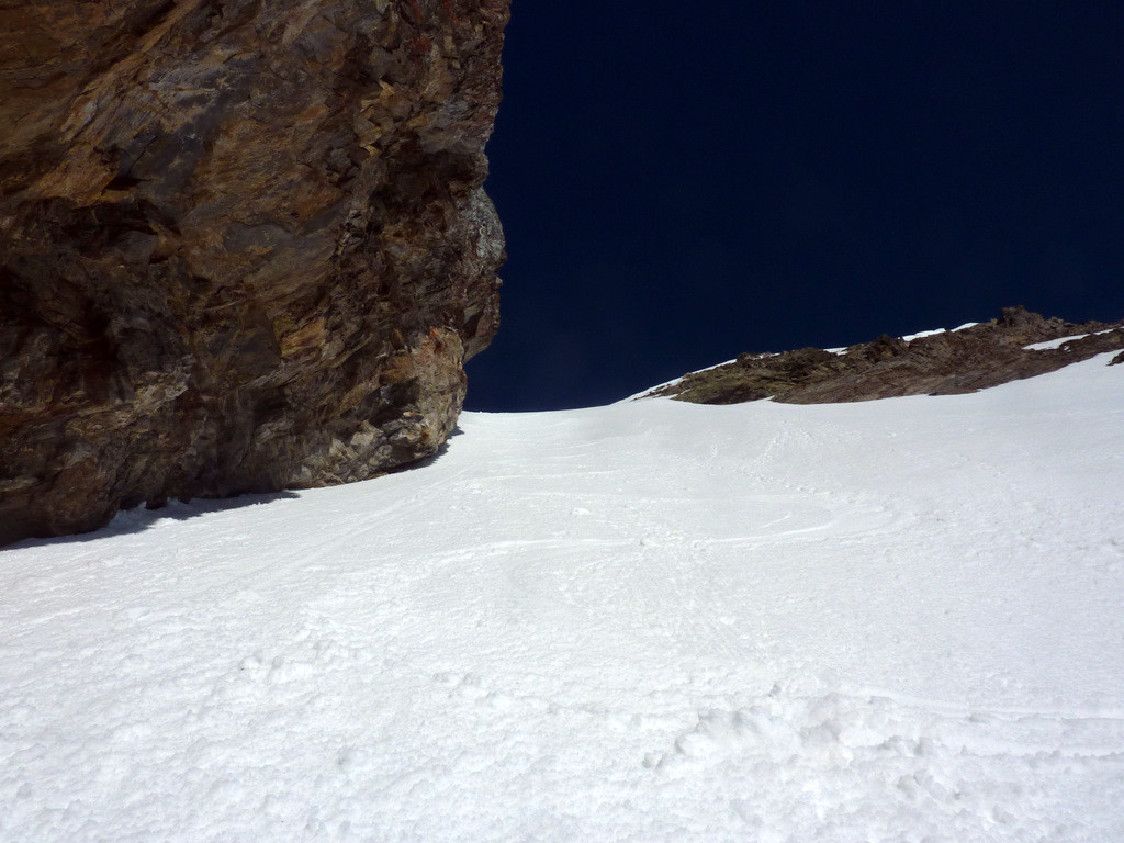 Début de descente du couloir du lac d'Oncet