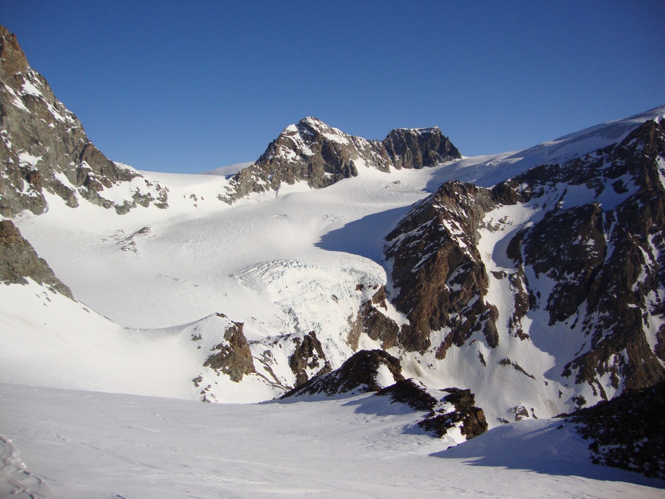 Haut 15.03.2012. Glacier de Tsa de Tsan, vu du col du Mt Brûlé