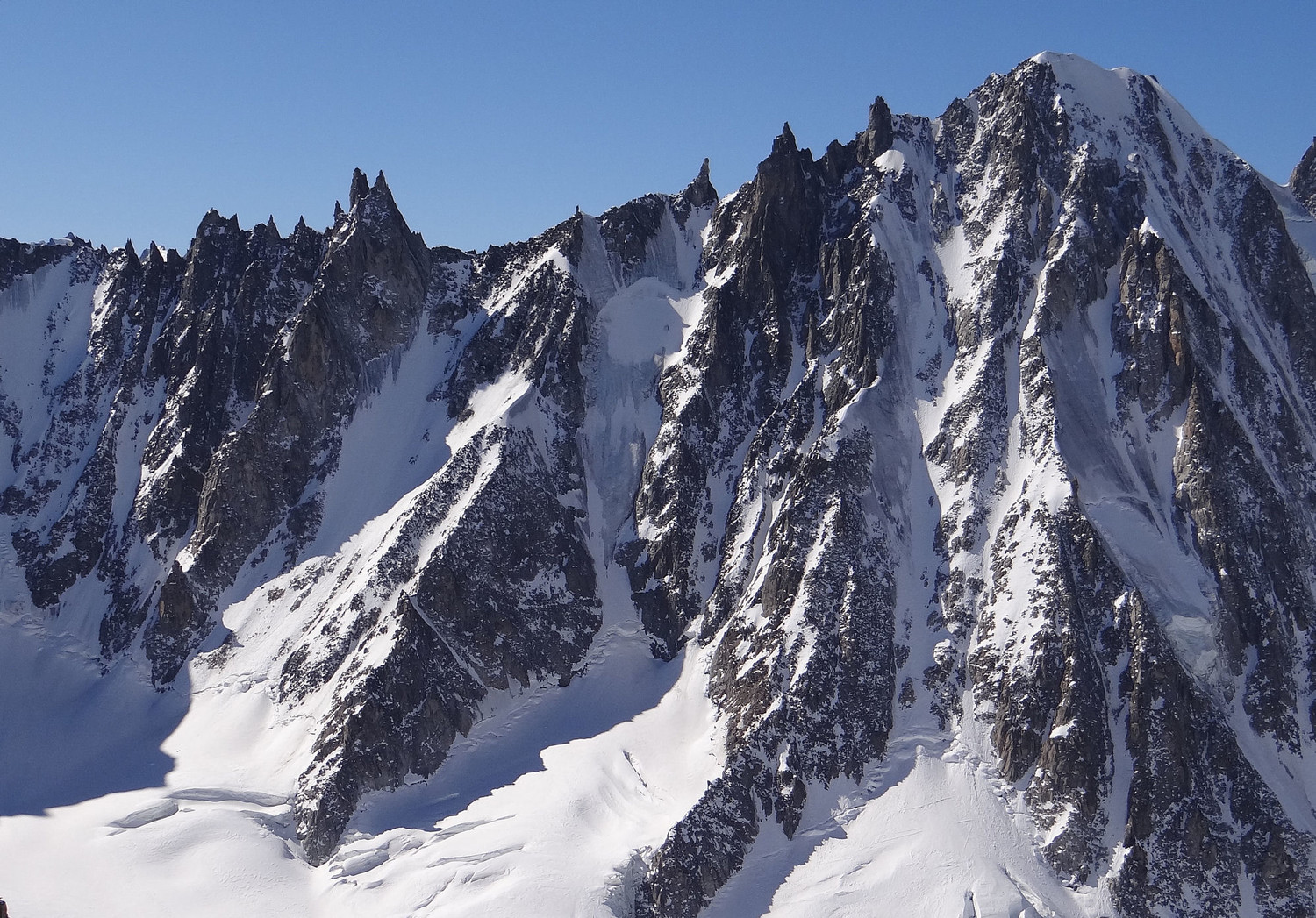 Les conditions Cristaux, NE des Courtes