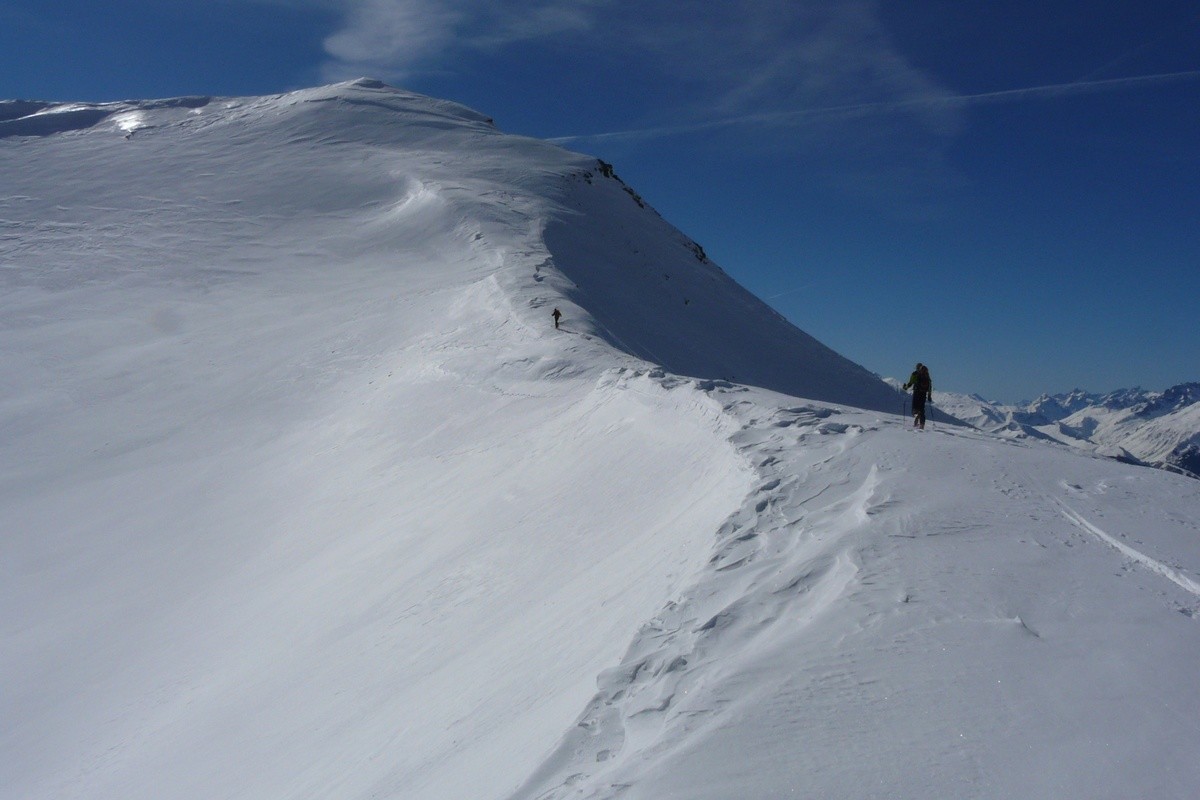 Sur la crête menant au Crêt Lognan