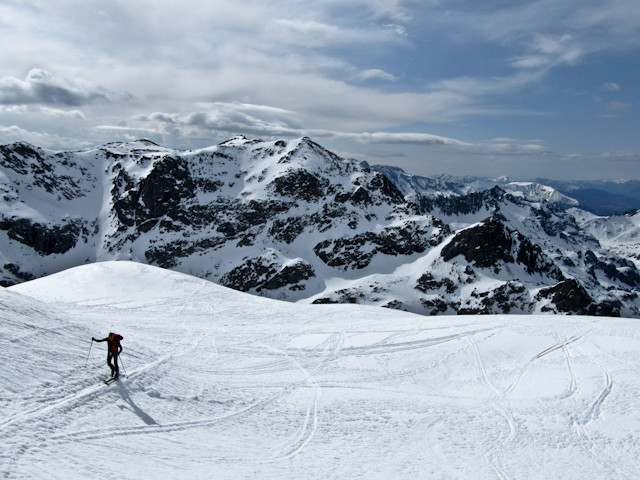 Tour du Grand Doménon : dichotomie météo évoluant vers le beau dans la montée de la Grande Lance de Domène