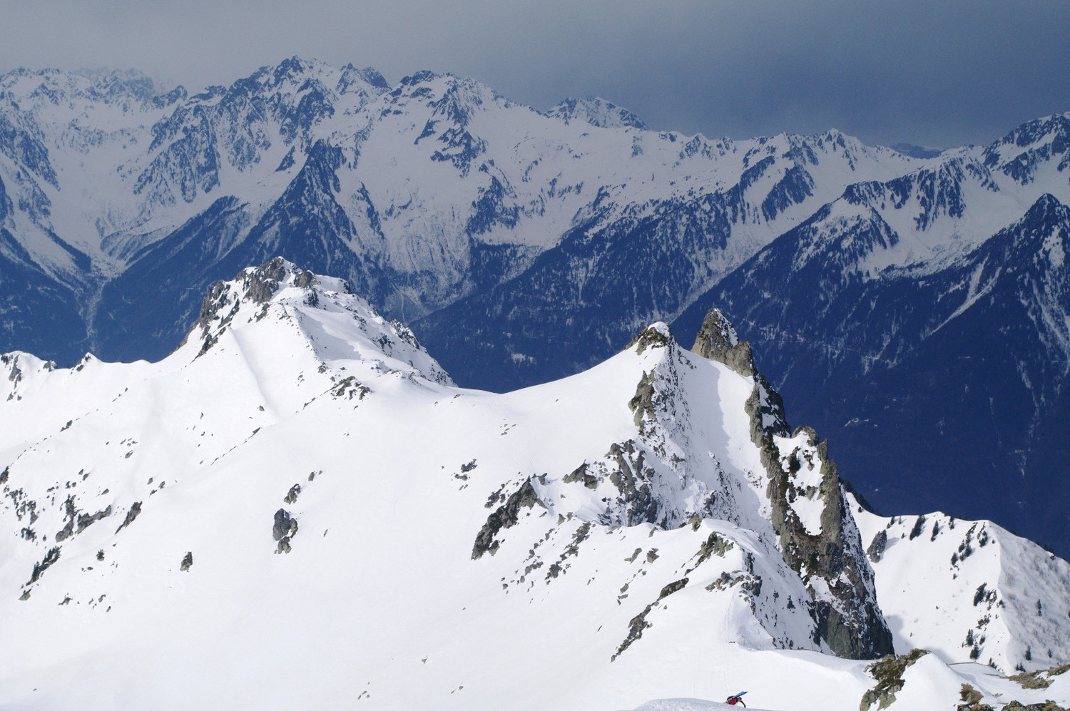 Derniers sommets au Sud de la Lauzière, sur fond de Pic du Frêne, Grand Crozet, Grand Miceau et Grand Charnier