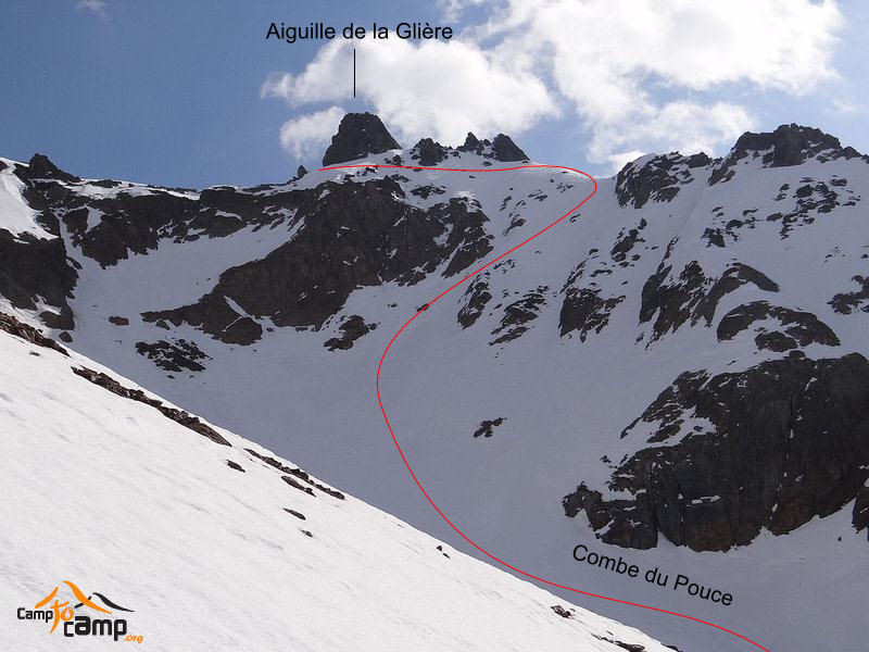L'aiguille de la Glière et le couloir d'accès à la combe
