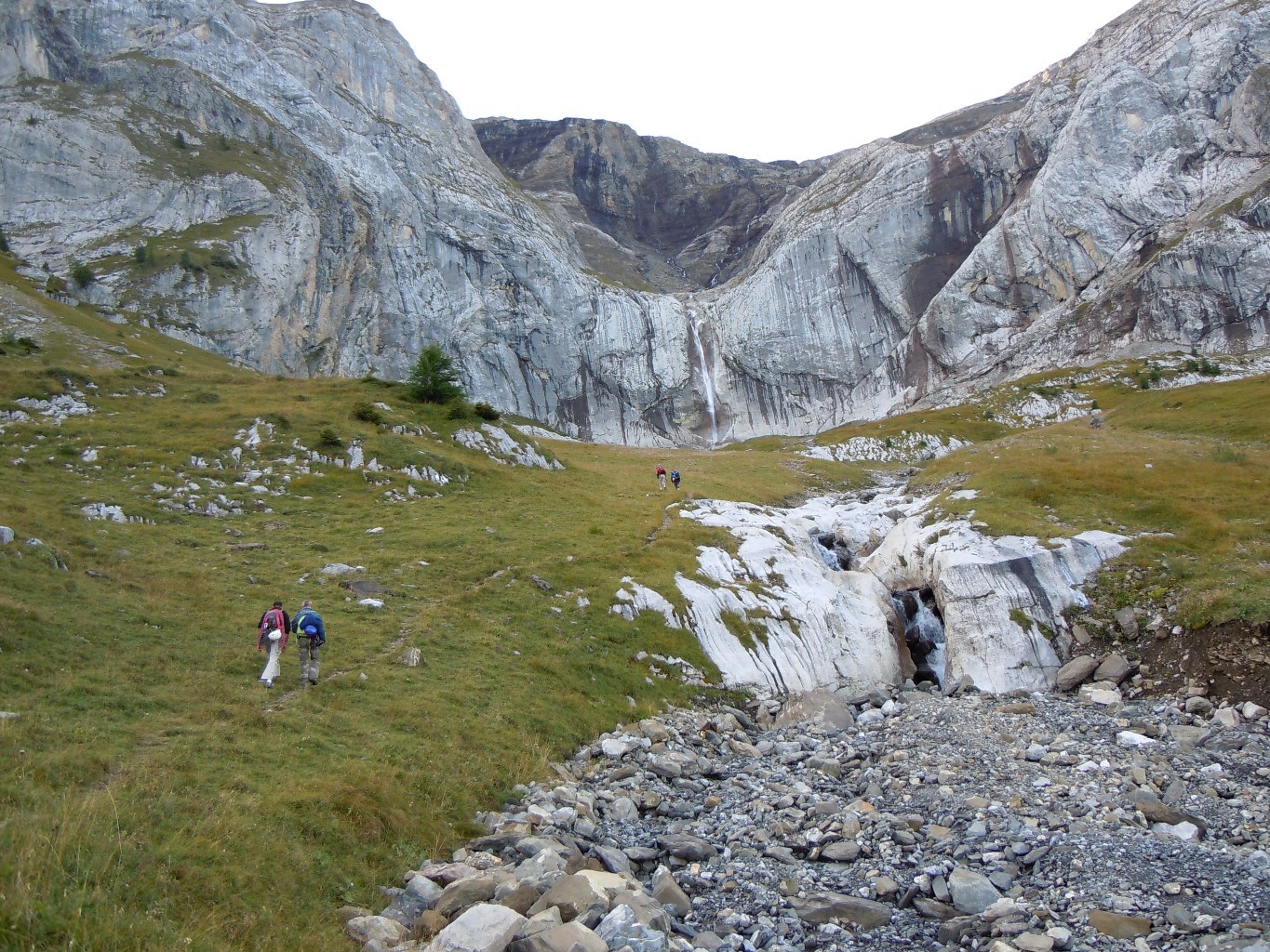 approche et vue sur la cascade