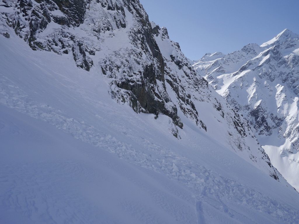 La coulee qui m'a enseveli jusqu'a la tete...