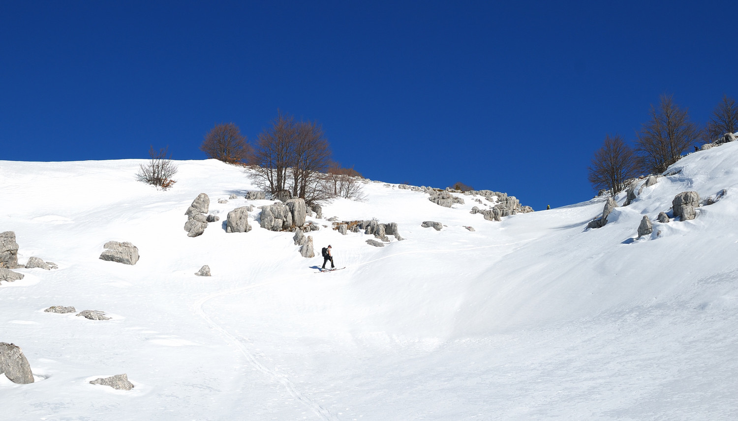 Les dolines du versant S du Sirente