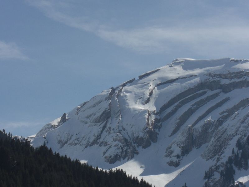 De la brèche le long de la cote.
