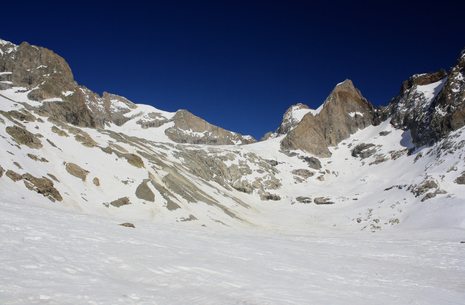 L'extrémité supérieure de la Vallée de la Selle : Râteau, Têtes N et S du Replat, glacier de la Selle