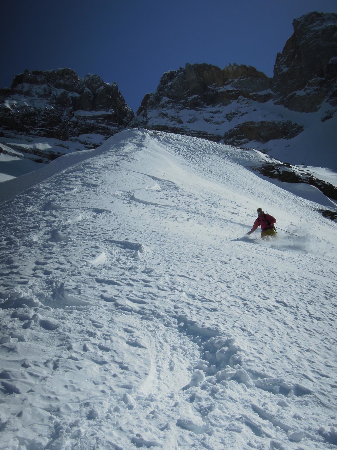 Pas du Berger . Nico dans une toute belle neige.