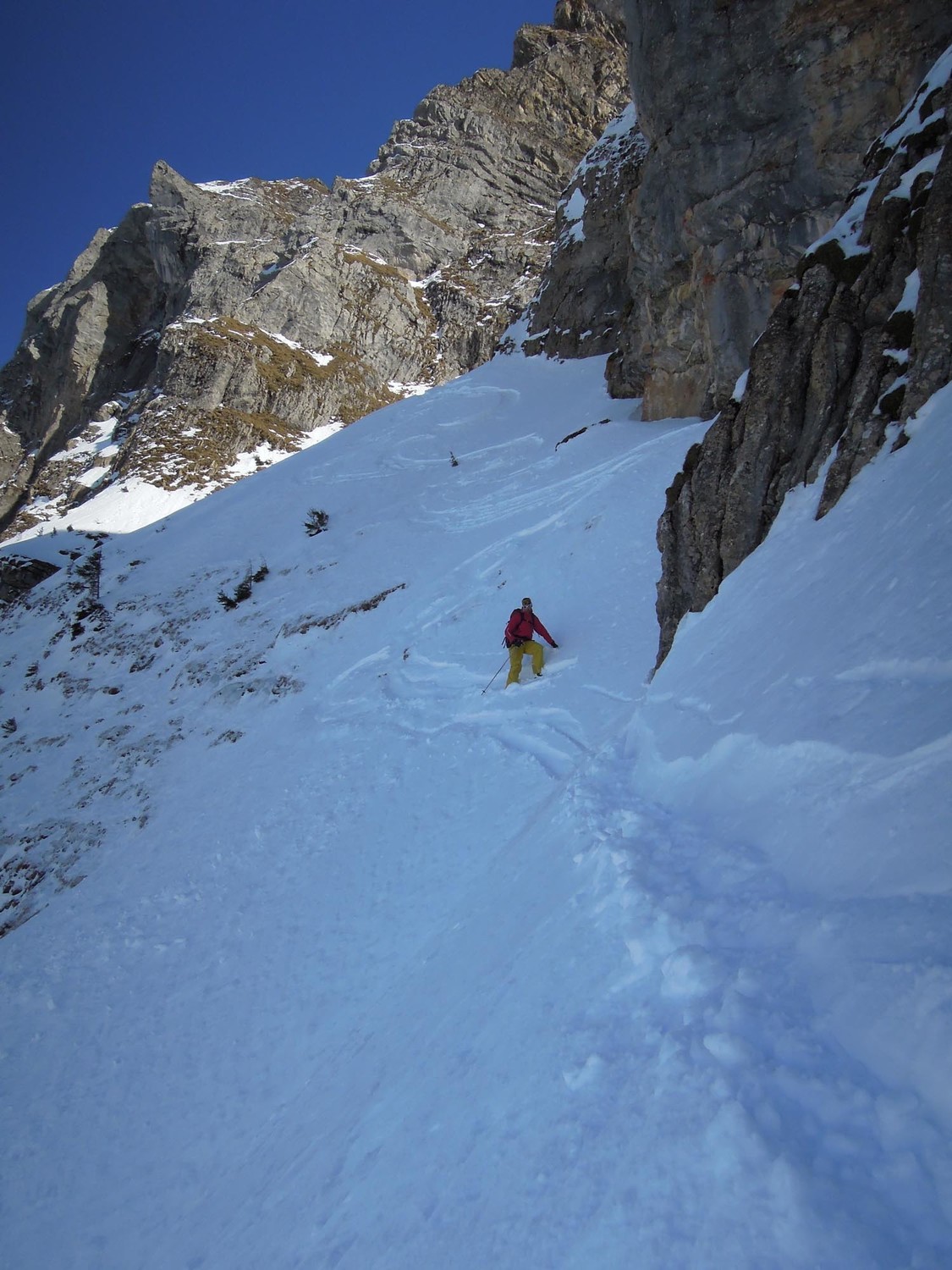 Pas du Berger. Toujours bien concentré, on est au dessus de barres rocheuse!