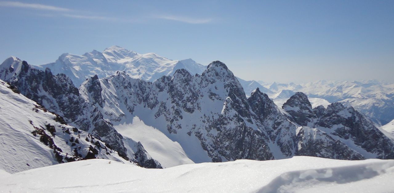 Mont Blanc tout au fond