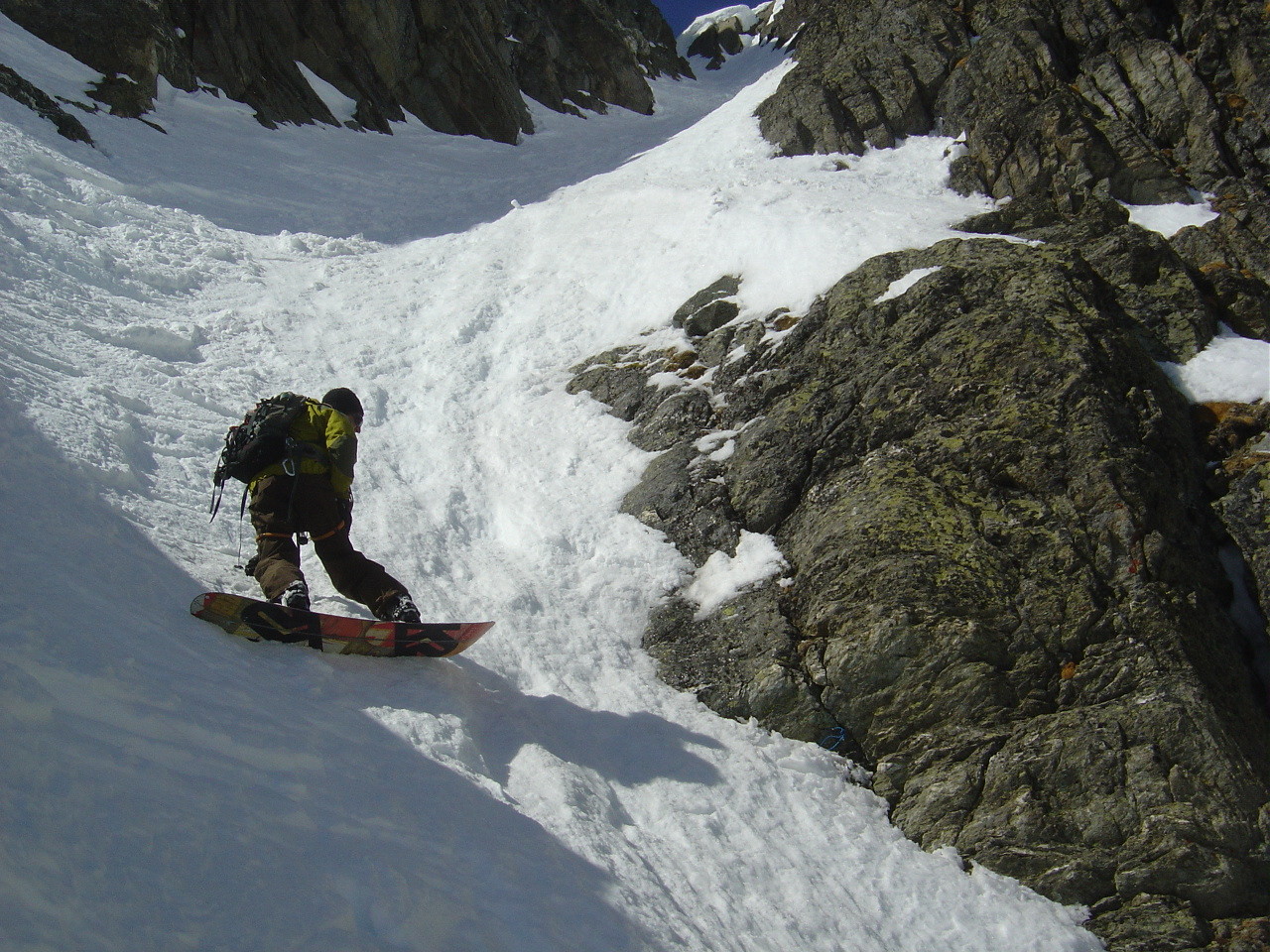 Manu à la hauteur du premier rappel (cordelette bleue)