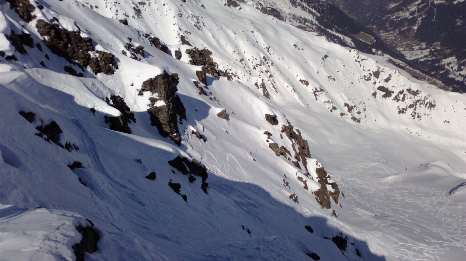 la descente NE sous le sommet