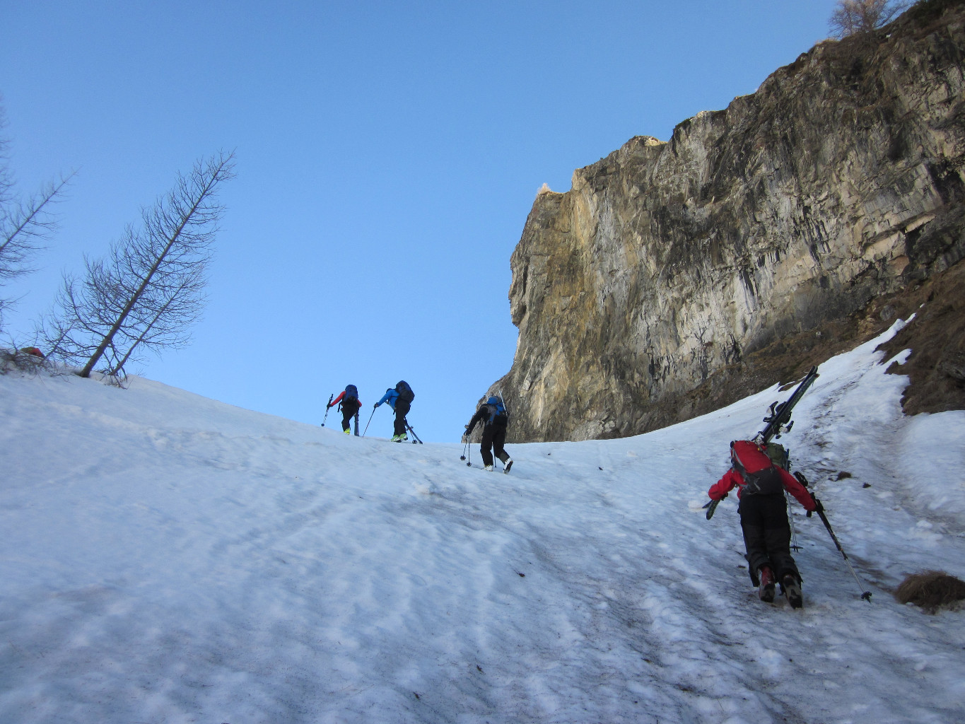 Montée vers le col du Sanetsch