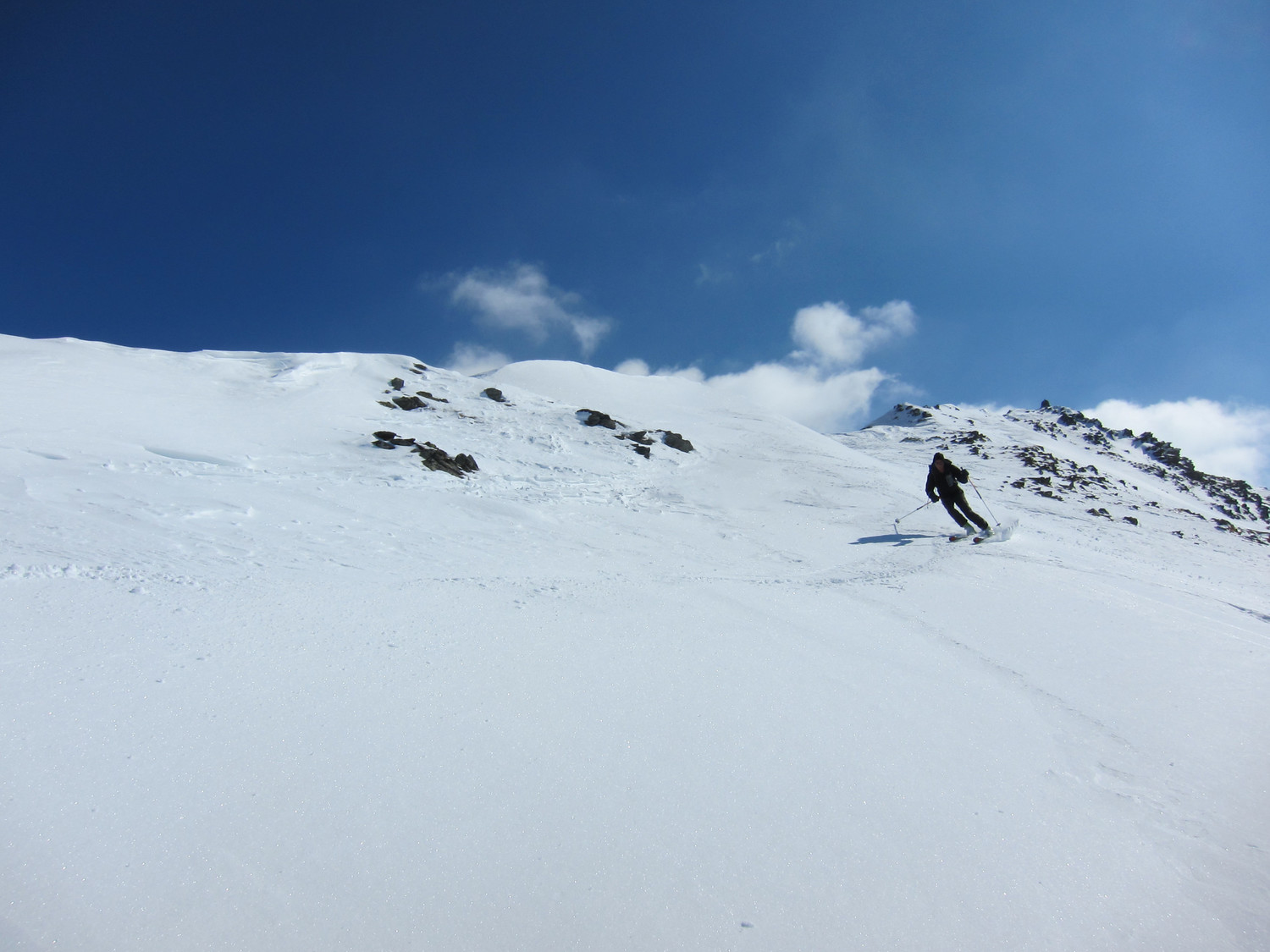 Descente de la crête N de la Croix de Tsousse
