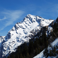 Il Gross Dussi 3296m (Piz Git) con il ripido versante W dalla Maderarnertal