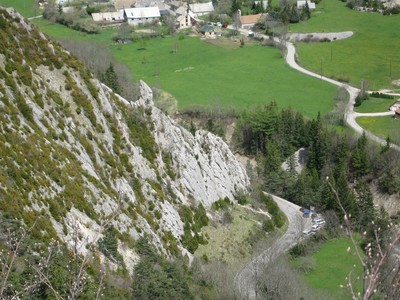 Écol d'escalade de la Berche vue depuis la descente de la via ferrata Écol d'escalade de la Berche vue depuis la descente de la via ferrata
