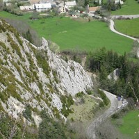 Écol d'escalade de la Berche vue depuis la descente de la via ferrata