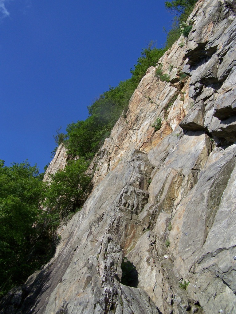 Falaise de la Rochetaillée, voie 1 à 15