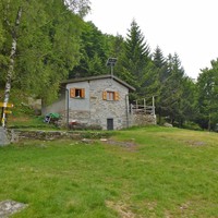 Petit refuge au dessus de Camorino