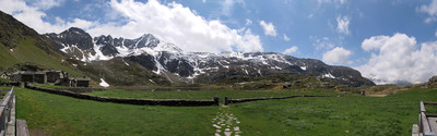Rifugio Chiavenna: affaccio sul Pizzo Stella... Rifugio Chiavenna: affaccio sul Pizzo Stella...