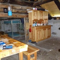 Alpe di Giümalia: cabane aménagée récemment. 1807m.