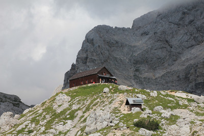 Refuge Zavaska koča Refuge Zavaska koča