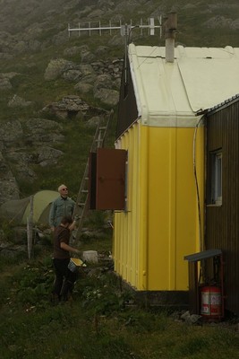 Travaux de peinture au refuge Jean Collet