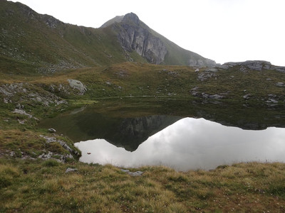 Lac du col Salvé et mont Morion en reflet