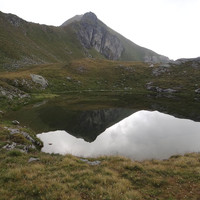 Lac du col Salvé et mont Morion en reflet