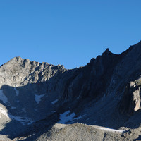 Mittaghorn 3015m e Pizzo Gallina 3061m a destra, versante SW 