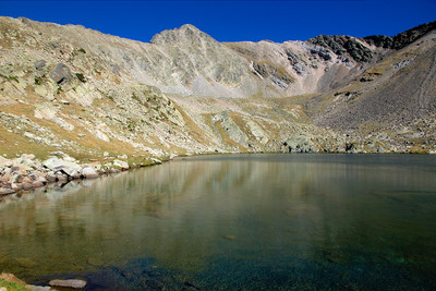Estany Noir de la Carança, pic de l'Infern face W Estany Noir de la Carança, pic de l'Infern face W