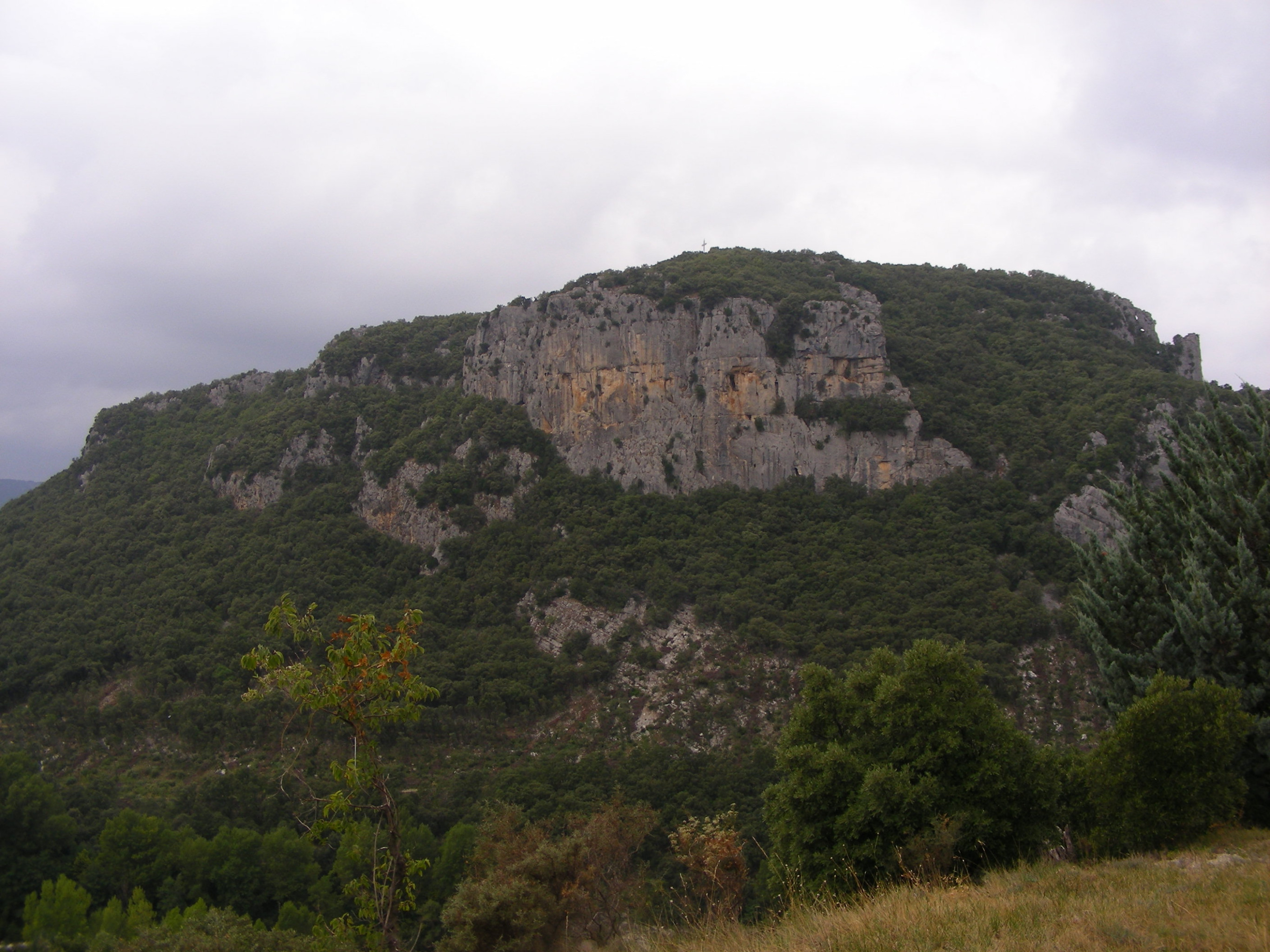 Le rocher d'Agonès et la falaise de l'Euzière