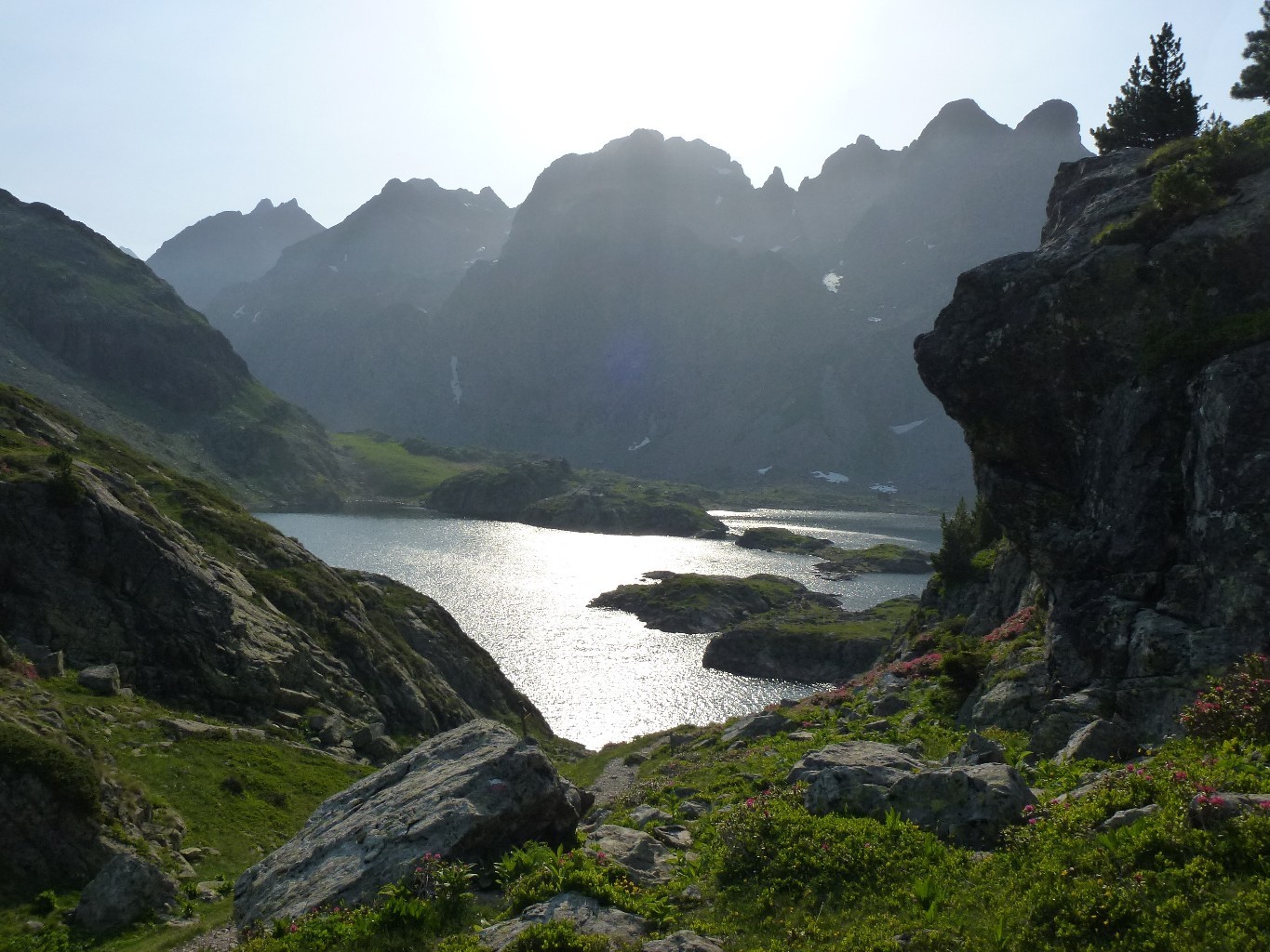Les Lacs Robert depuis la brèche Robert Sud