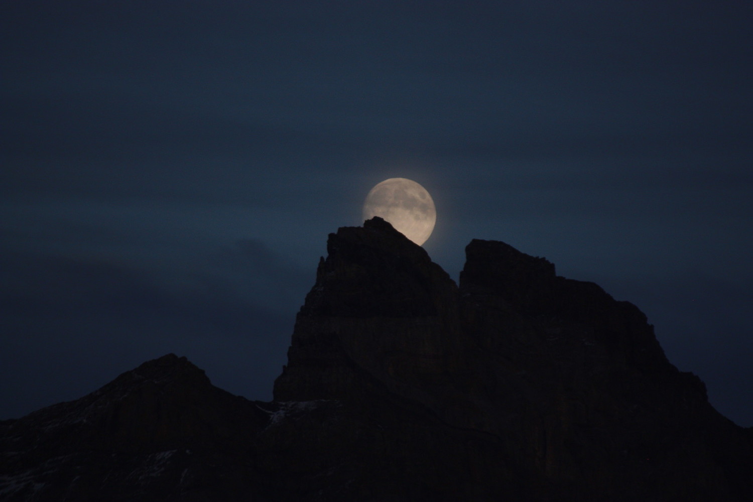 Lune sur la Petite dent de Morcles