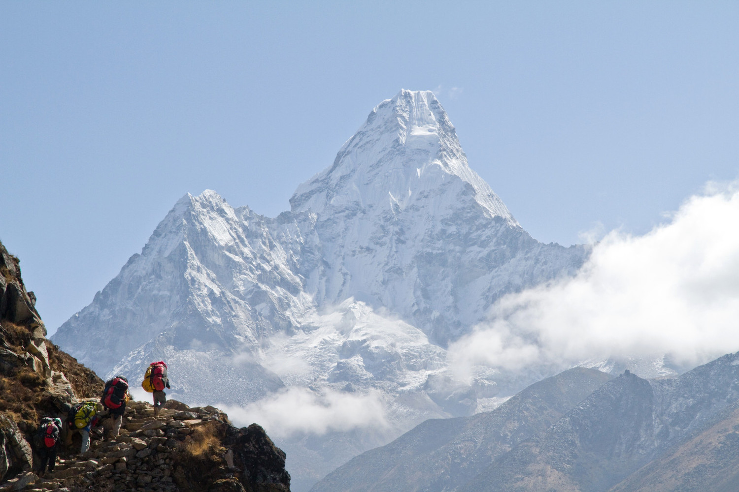 Sa Majesté l'ama Dablam