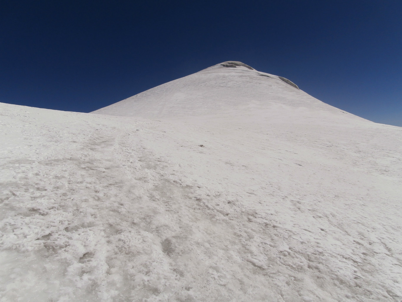 Yakin Ararat zirvesi=bientôt le sommet de l'Ararat