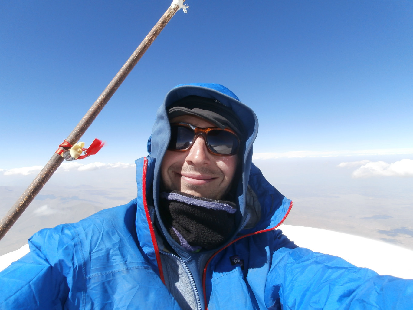 Ne vous fiez pas à ma tronche et au ciel bleu, le vent est à genre 100km/h!